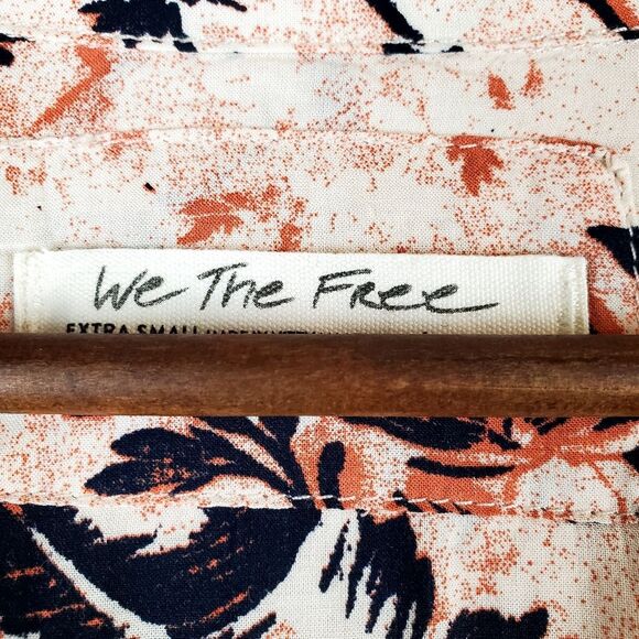 WE THE FREE Floral Pattern Button Down Blouse Size XS - Picture 3 of 8